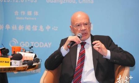 [中国赞]英国学者坦言：美国之所以一直针对中国，是因为中国犯了一个大错。一个建国
