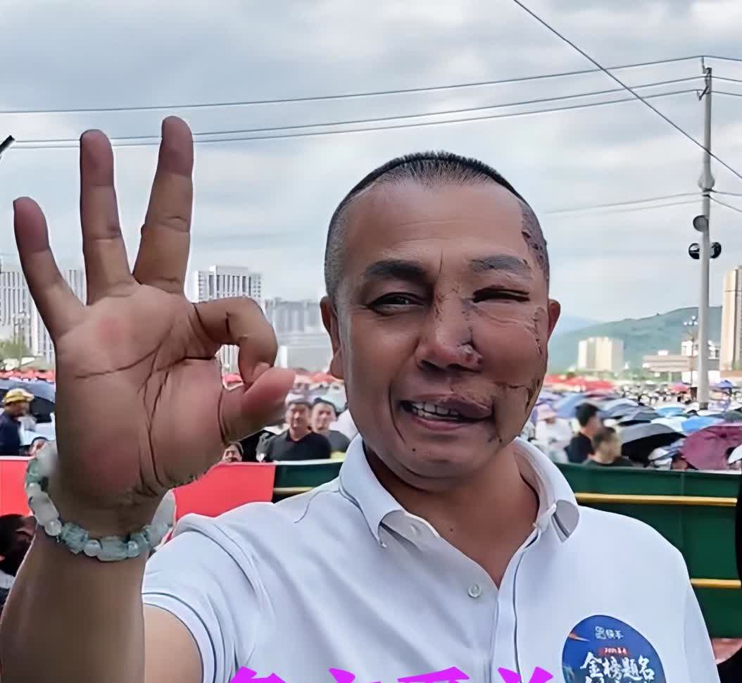 安万的人气又又上来了，经过周至桑园取消安万大戏事件运作，安万上星光大道话题的火爆
