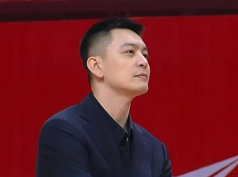 [微风]辽篮的“功臣”们，醒醒吧！
      如今辽篮的“新人”们（包括新来的
