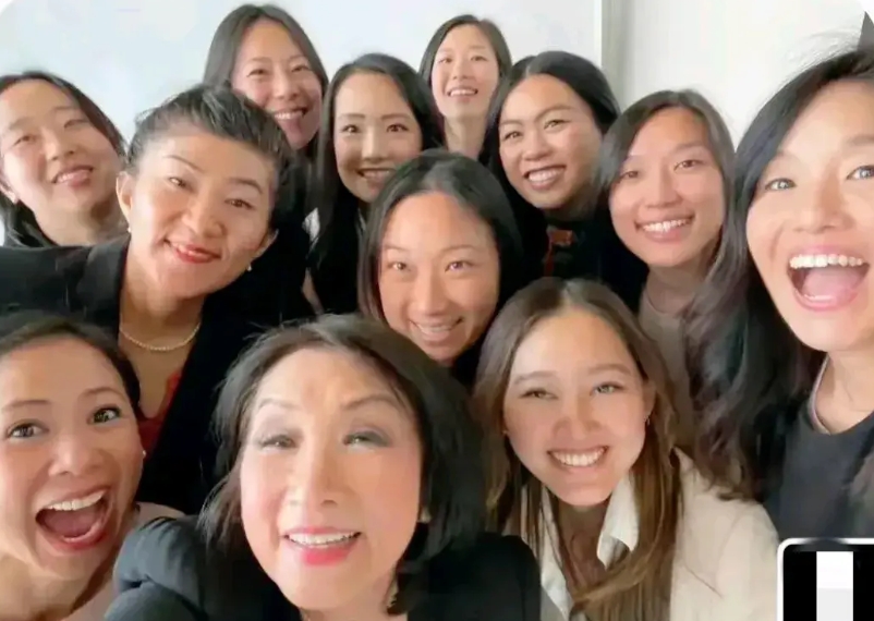 华人在欧美为什么有印度人受欢迎？
第一，印度人天生健谈，风趣，并且咖喱味的英语交