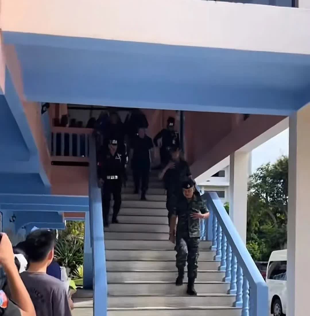 泰国第二军区司令本辛成“妇女之友”。
主要是这次他趁边境冲突给泰国开疆拓土，所