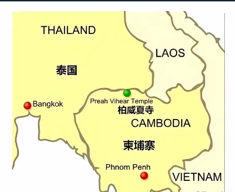 泰国与柬埔寨交火，不少国家在背后笑而不语。
这场突如其来的冲突背后是谁在推动，其