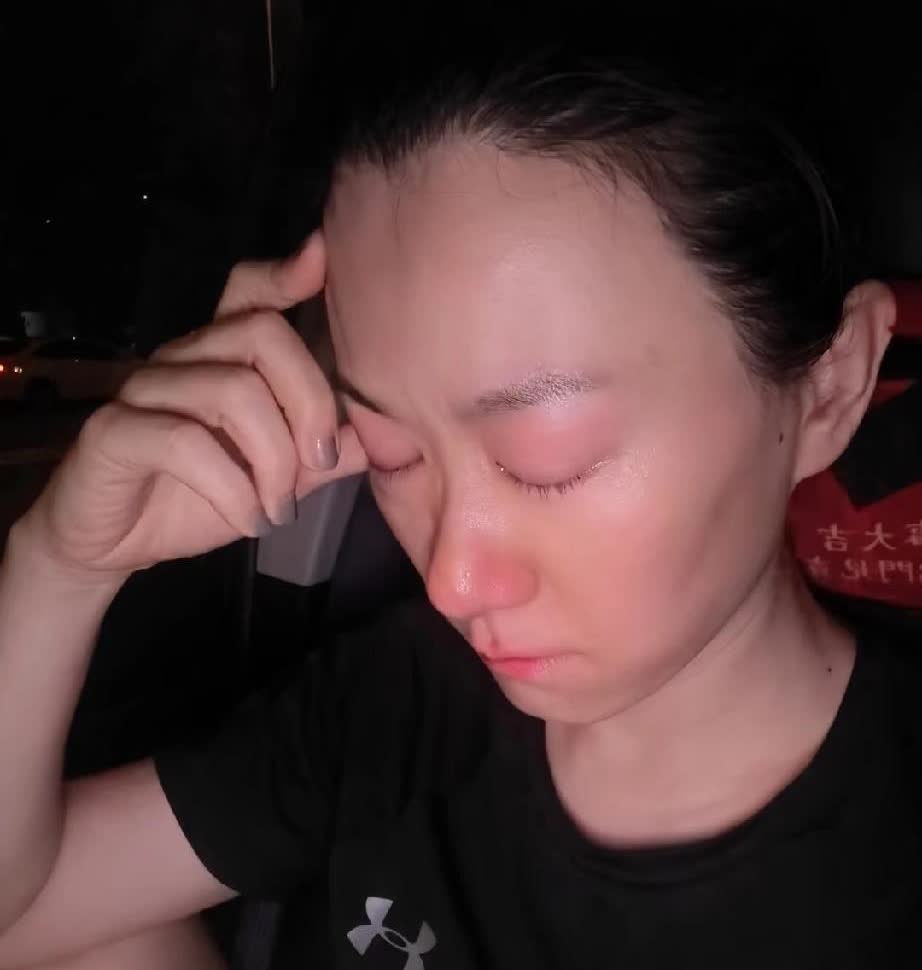 我老公是大男子主义，从刚认识他开始我的工资卡就归他管，每个月只给我500块钱，话