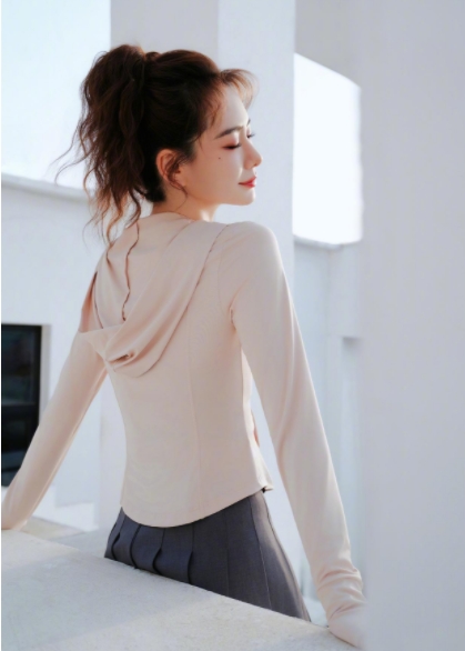 戚薇柔美穿搭组图，好瘦好瘦
