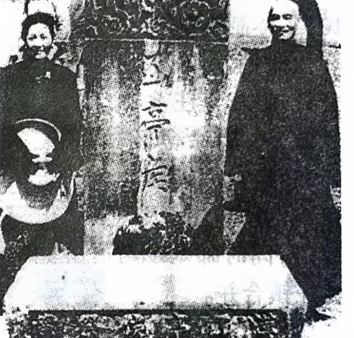1948年，蒋介石携宋美龄来到宜兴都仙山亭候墓祭祖