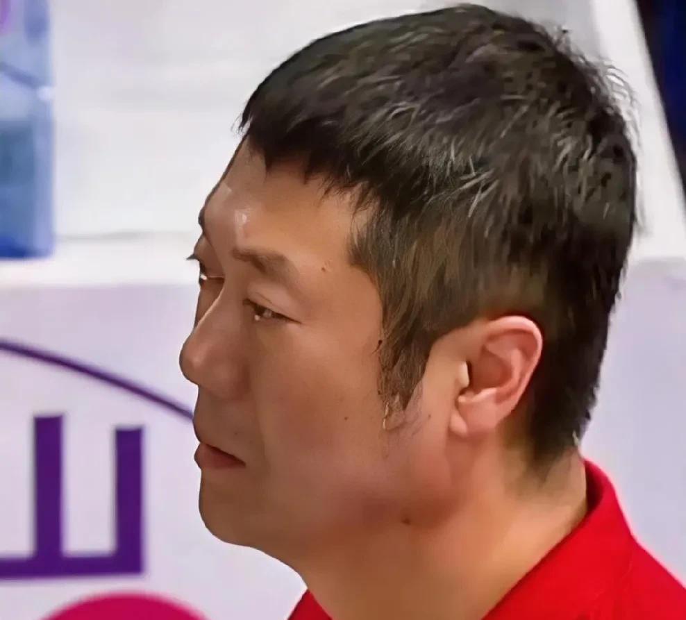 虽然无缘更进一步，但这支女排打得已经非常不错了。
打东道主波兰，也是世界前三的球