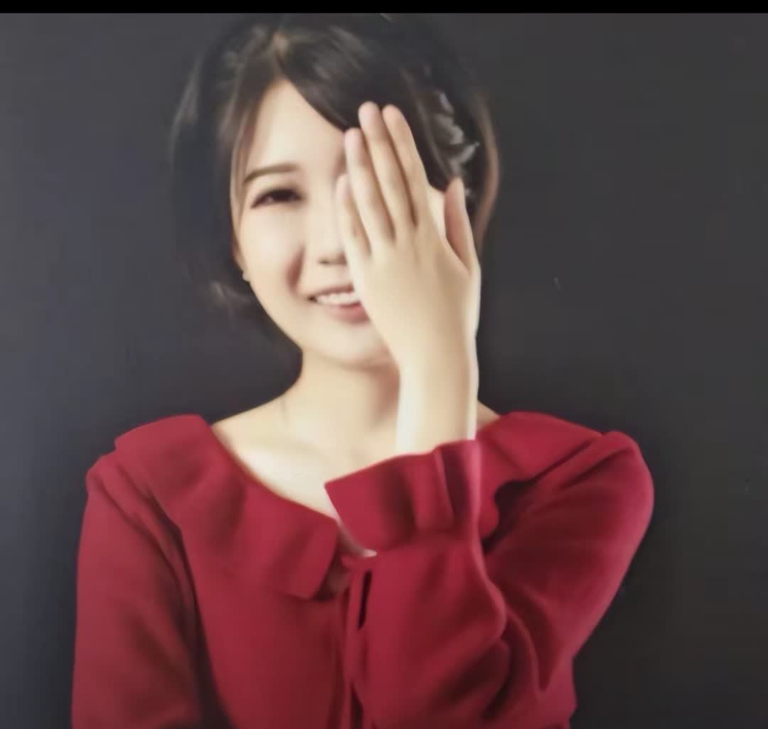 成都27岁女子家门口遇害案咋日开庭，被害女子母亲不仅要杀人凶手抵命还要追究物业的
