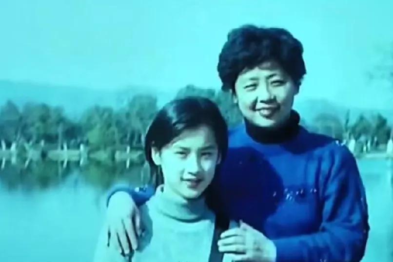 果然优秀的人做什么都会成功的
76岁的邓传理为配合女儿黄圣依上节目仅依靠健康饮食