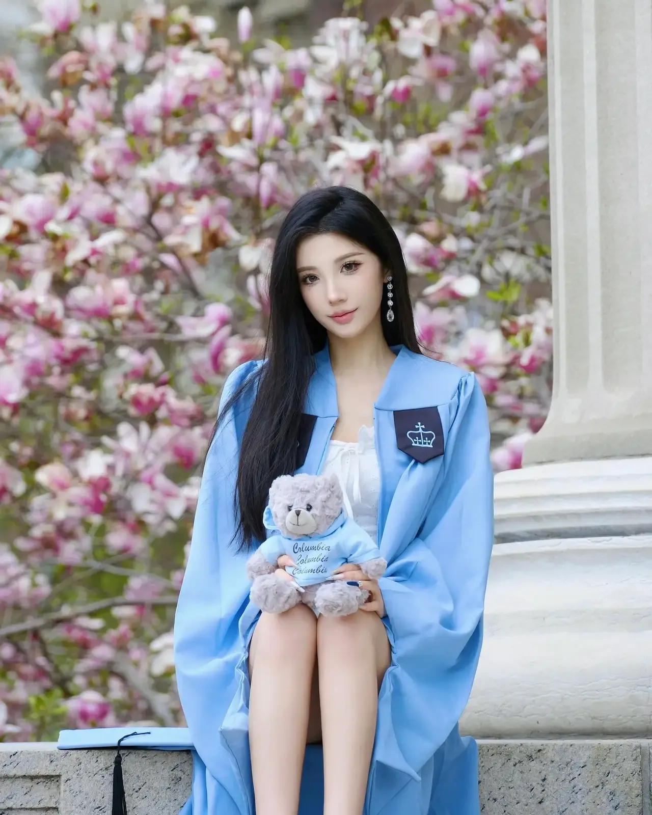 🌸哥大蓝袍绽放！绣球花影映毕业芳华🎓