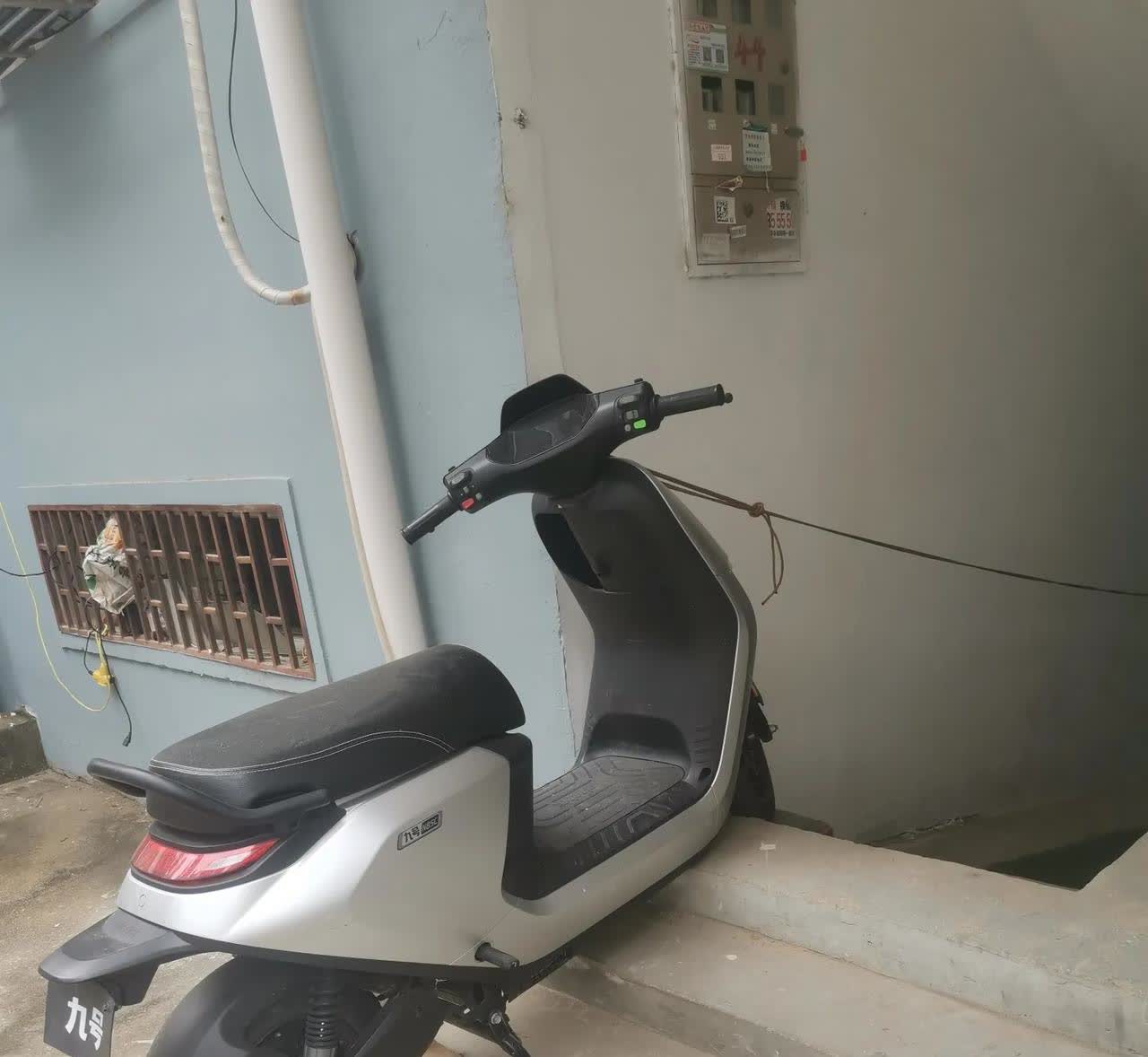 尊敬的9号车主这样停车是什么意思？，