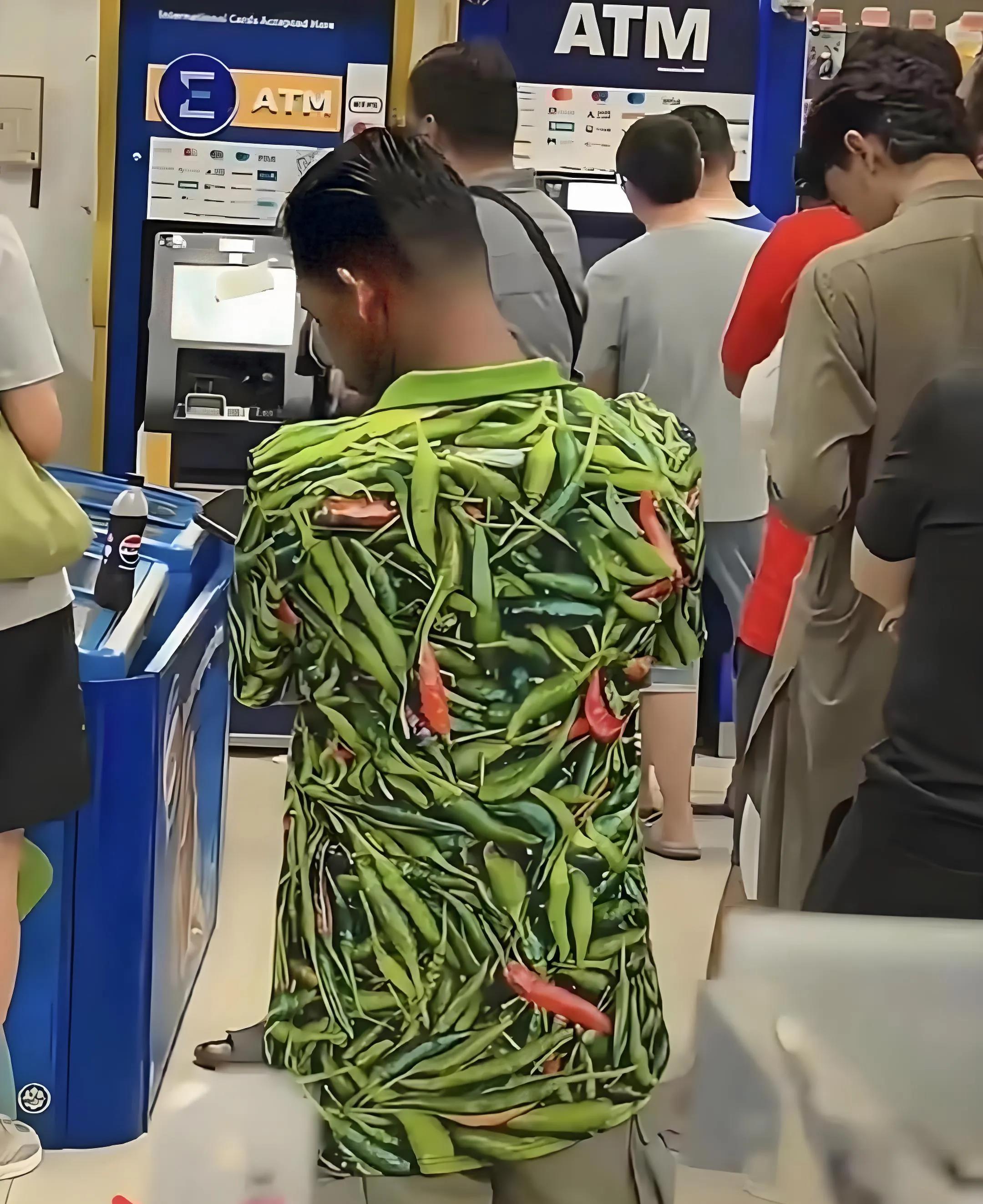 眼看还以为穿的是辣椒呢