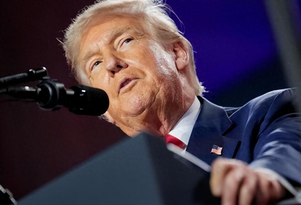 特朗普不愧是谈判高手，居然搞了两手准备！7月29日，中国工信部部长会见访华的美国