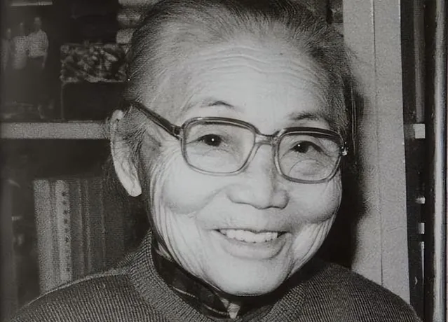 1925年，潘祖年把独居的孙媳叫到自己房间，并让旁人退下。对孙媳说：“两年的独居
