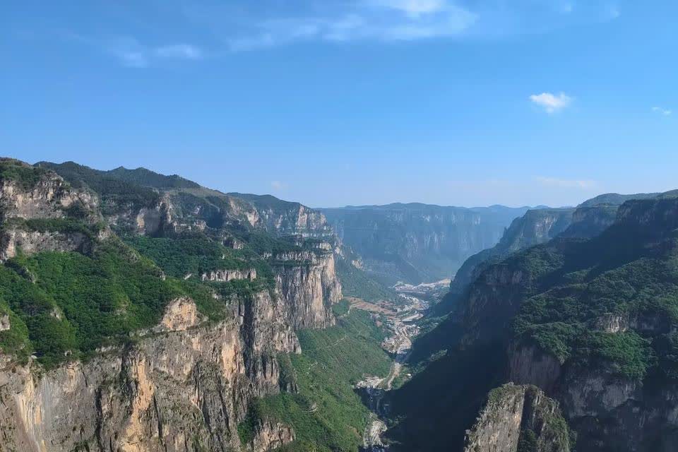 现在买鞋都让充会员，那天我买了双价值600的鞋，导购建议充1000办个会员，今天