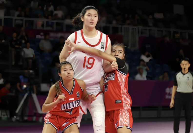 “女姚明”张子宇国家队首秀称霸全场！

从2米23到2米24再到2米28，一时间