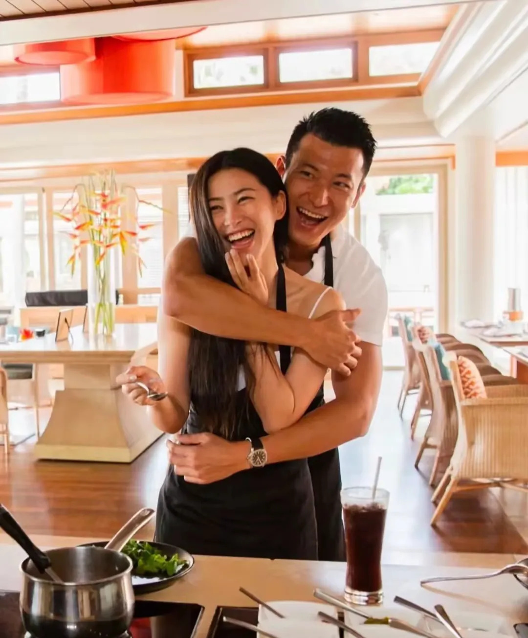 朱珠晒照庆祝结婚纪念日











天哪！不敢相信，女神朱珠居然结婚两