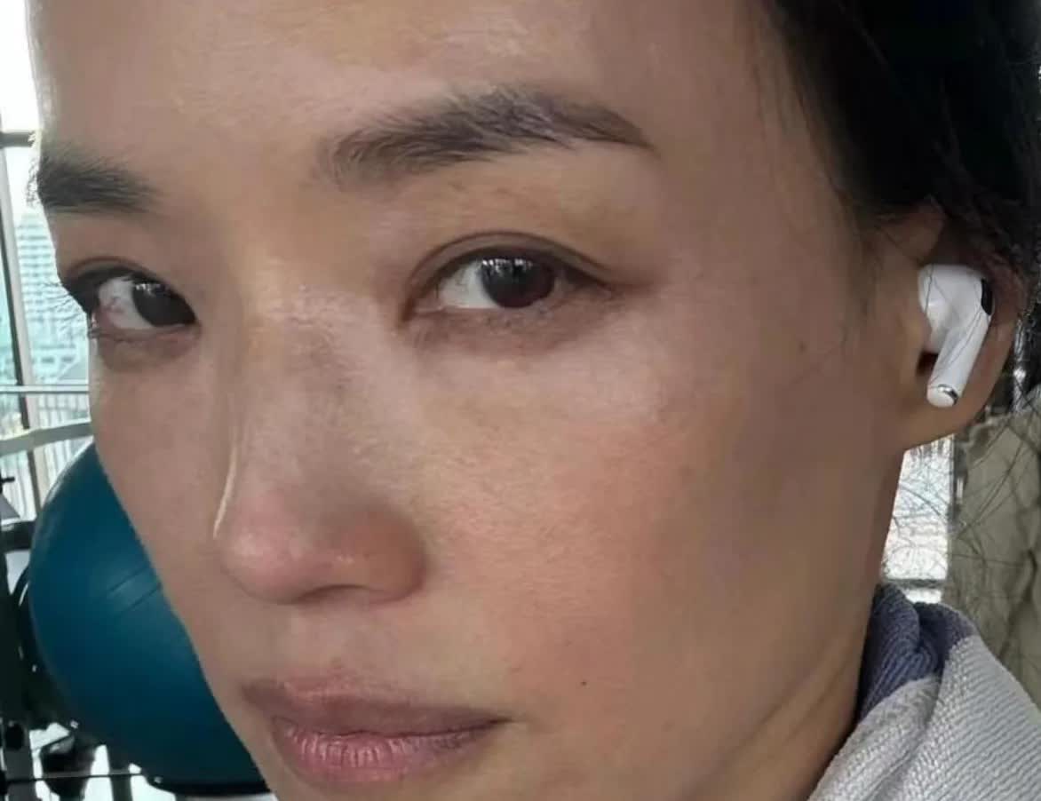 舒淇晒运动后的素颜照，很真实