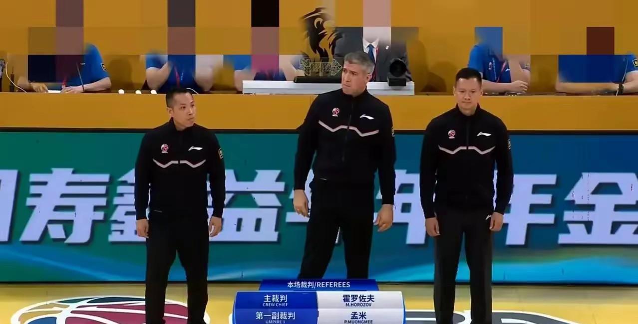 CBA引入外籍裁判执法四强赛是个很棒的举措。就像之前八强赛尝试过，但因反对声没坚
