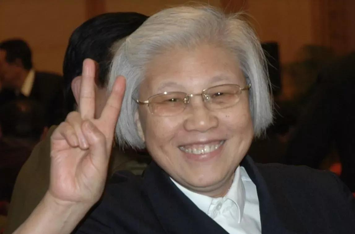 女外交官，王海容与唐闻生，留影！