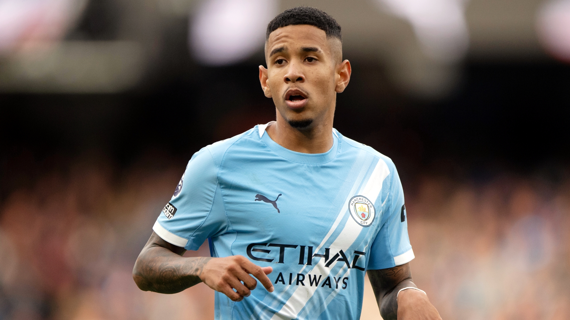 英媒消息：曼城边锋萨维尼奥可能在冬窗以5000万镑离开，热刺对这名边锋持续关注。