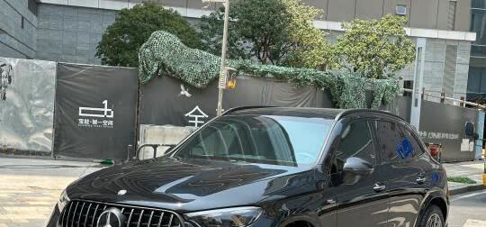 个人转手 新款的GLC43 SUV 仅1700km
年份：25年GLC43
