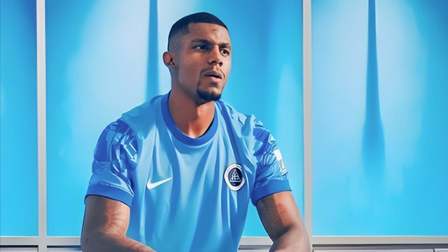 14岁当爹，从‘英超水货’到‘中超英雄’！他如何用9年赢回尊严