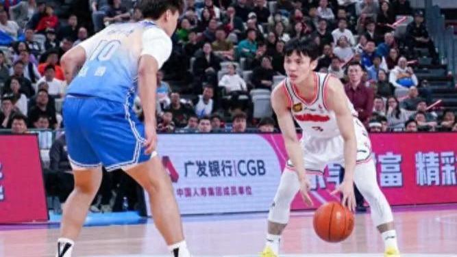 看看广东全运男篮成年队球员小组赛的表现，徐杰一枝独秀