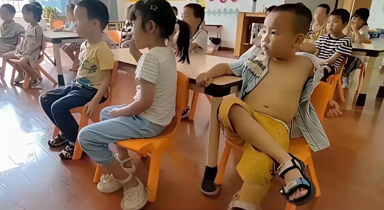 这气质，长大了高低得是个村委主任。