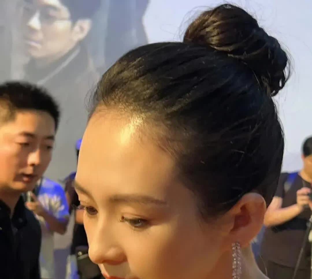 离开渣男的章子怡越来越年轻，越来越漂亮了。

骨相美就是抗衰老，章子怡就是典