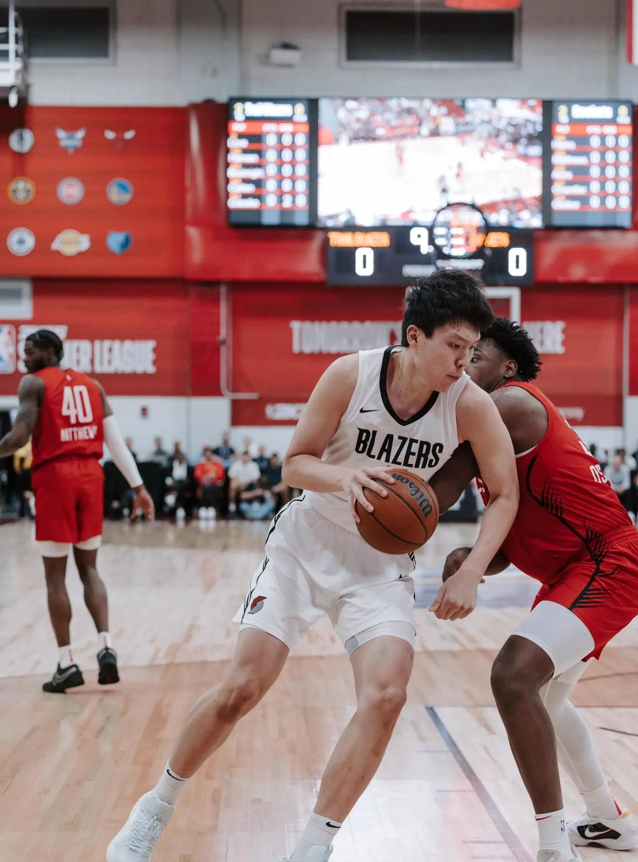 #NBA# 7月19日NBA早报与热点新闻！
    1.开拓者官方:杨瀚森将不