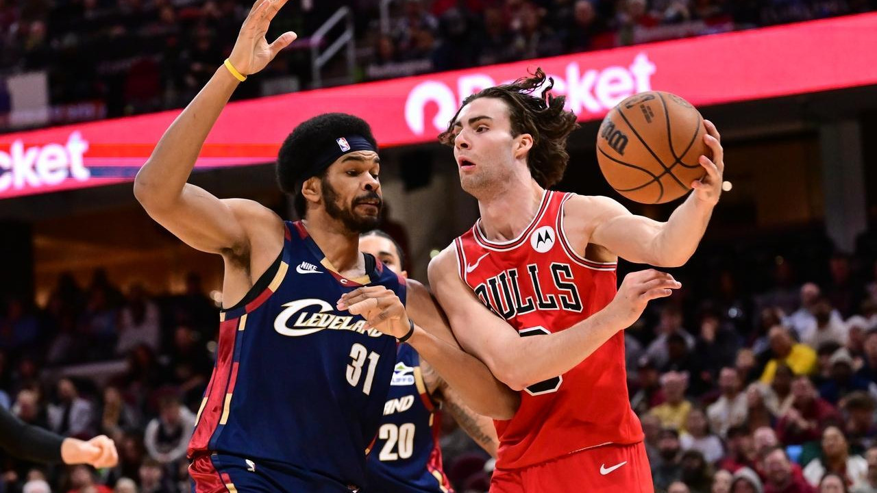 三分钟无运动战进球，最后被打12比0，公牛的问题早被追梦道破