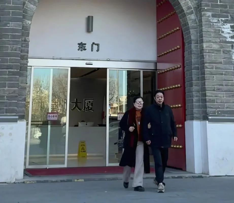 烂果子的事确实很蹊跷!说资料不足，又立了，立了又拖延一年多。在这个过程中 ，总是