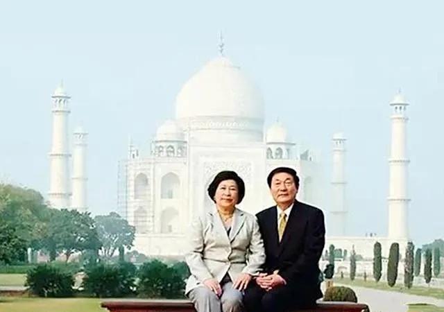 2002年春天，应时任印度总理瓦杰帕伊邀请，朱总理开启对印度为期5天的访问。从孟