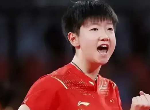 莎莎一改往常慢热先输一局的毛病，这次对阵日本选手伊藤美城，上来就给了对手一个马下