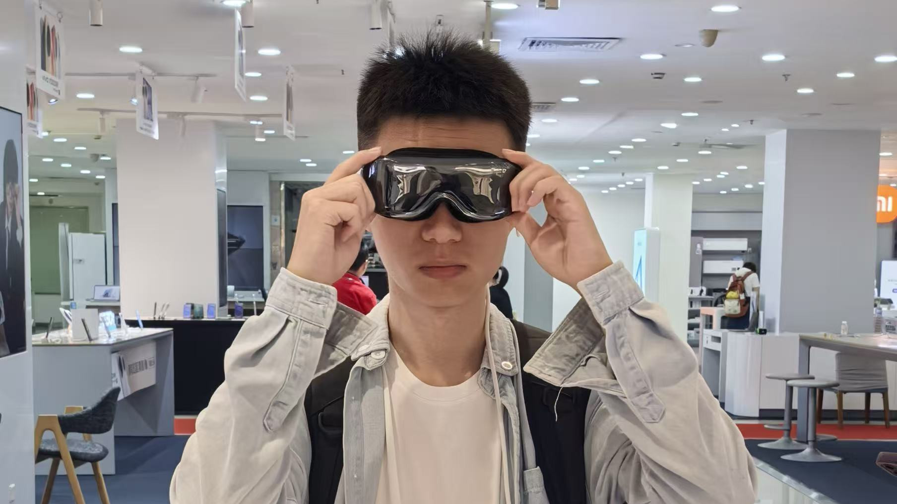 官宣！莲偶科技VR/AR眼镜正式入驻迪信通
