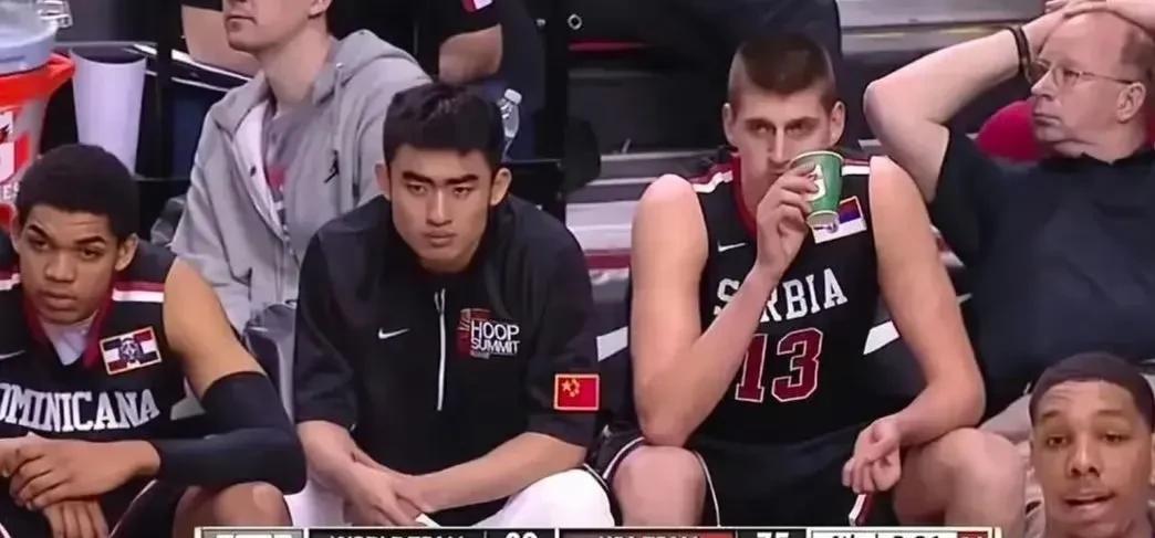 老球迷们还记得广东队的高尚吗？曾经的高尚起点也是高到离谱！
当年的高尚，左边约基