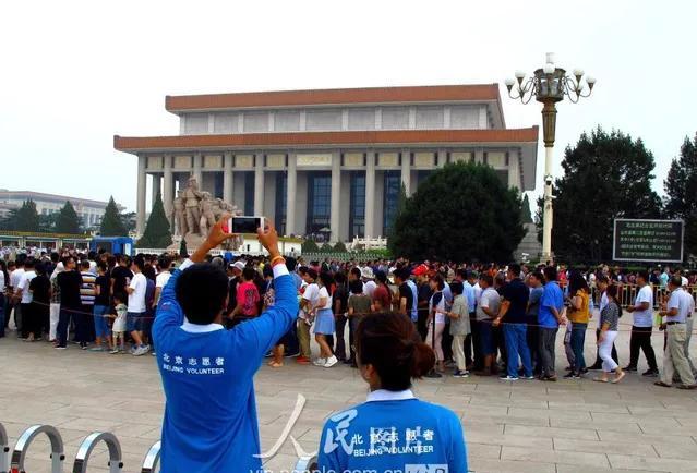 伟人之根在中国，何须拘泥于一隅？



最近，一些人提出将伟人的遗体迁回故里安葬