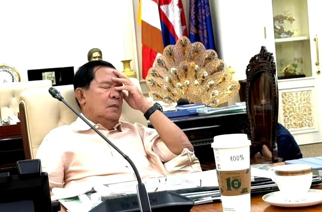 洪森继续发布加班照片，说要等被俘士兵回来。 ???