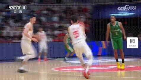 定海神针——胡金秋半场8中7狂砍15分！
吃饼终结能力一流，关键中投还极准。有跟