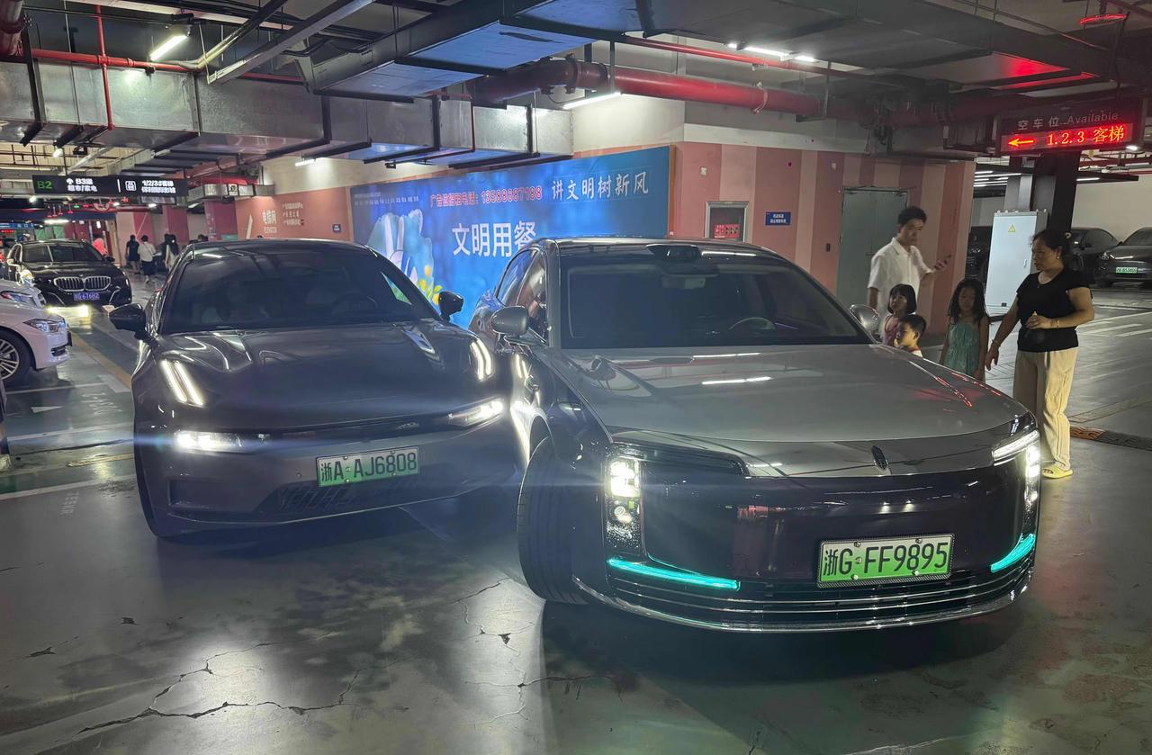 自动驾驶还敢信吗？尊界S800自动泊车剐蹭极氪001到底谁该负责？
近日浙江，一
