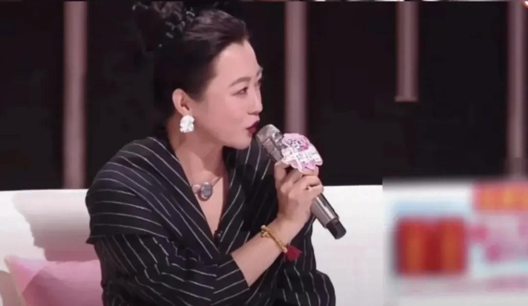 卢庚戌怼郝蕾有一定道理
据悉，影视演员郝蕾近日在音乐综艺《让我来唱》担当评委时，
