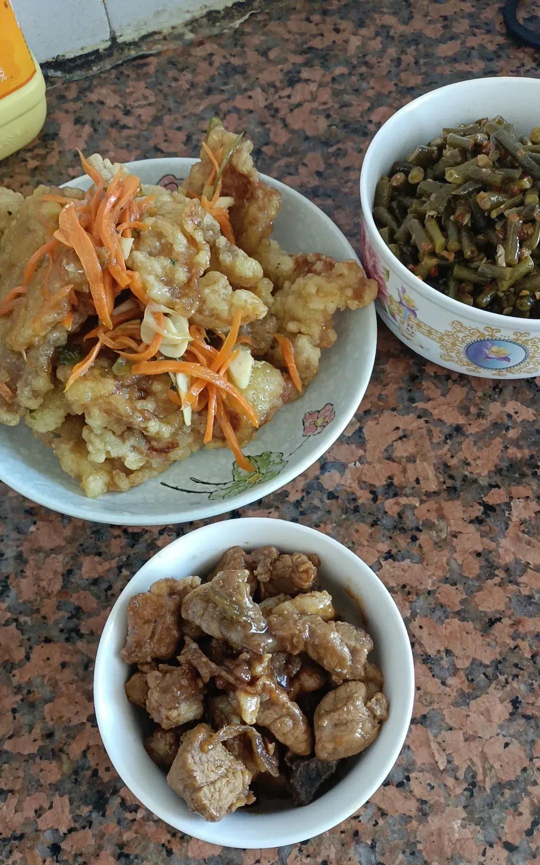 明天就中秋节了，对于远嫁一千公里以内的你们都会回去陪老人过节吧！可以想象中回去过