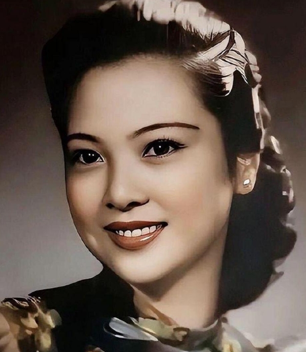 1956年，毛人凤突然暴毙在台北家中，几天后，他的妻子向影心，没等丧期结束，提着