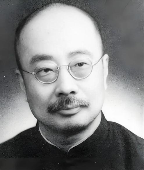 1936年，鲁迅去世第二天，与鲁迅决裂十三年之久的弟弟周作人，照常去学校授课。