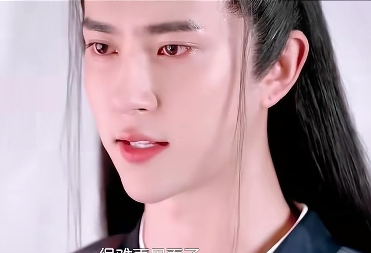 九王真的很迷人，长相俊美，却一点不娘，真正的男人！