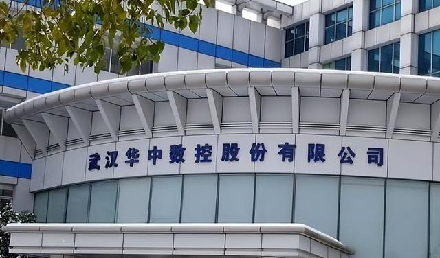 这事儿吧，真是一言难尽。
说实在的，现在网上这些事儿，看着挺热闹，其实背后真真假