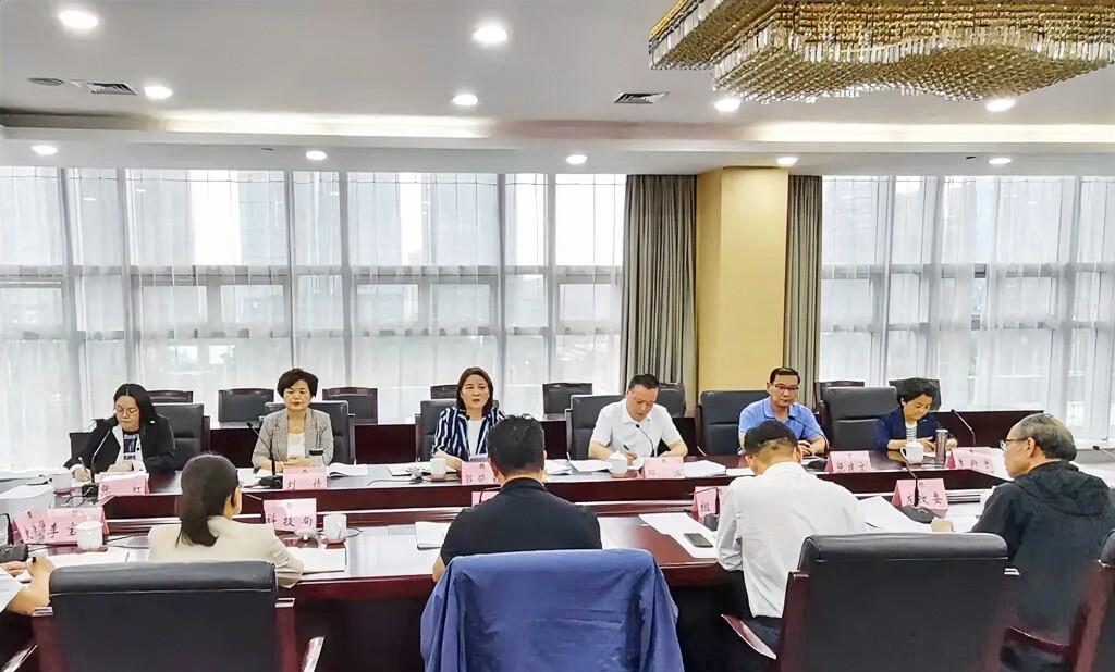 #高看徐州# 9月22日，市领导领衔督办《关于推动徐州市工业经济再上新台阶的提案
