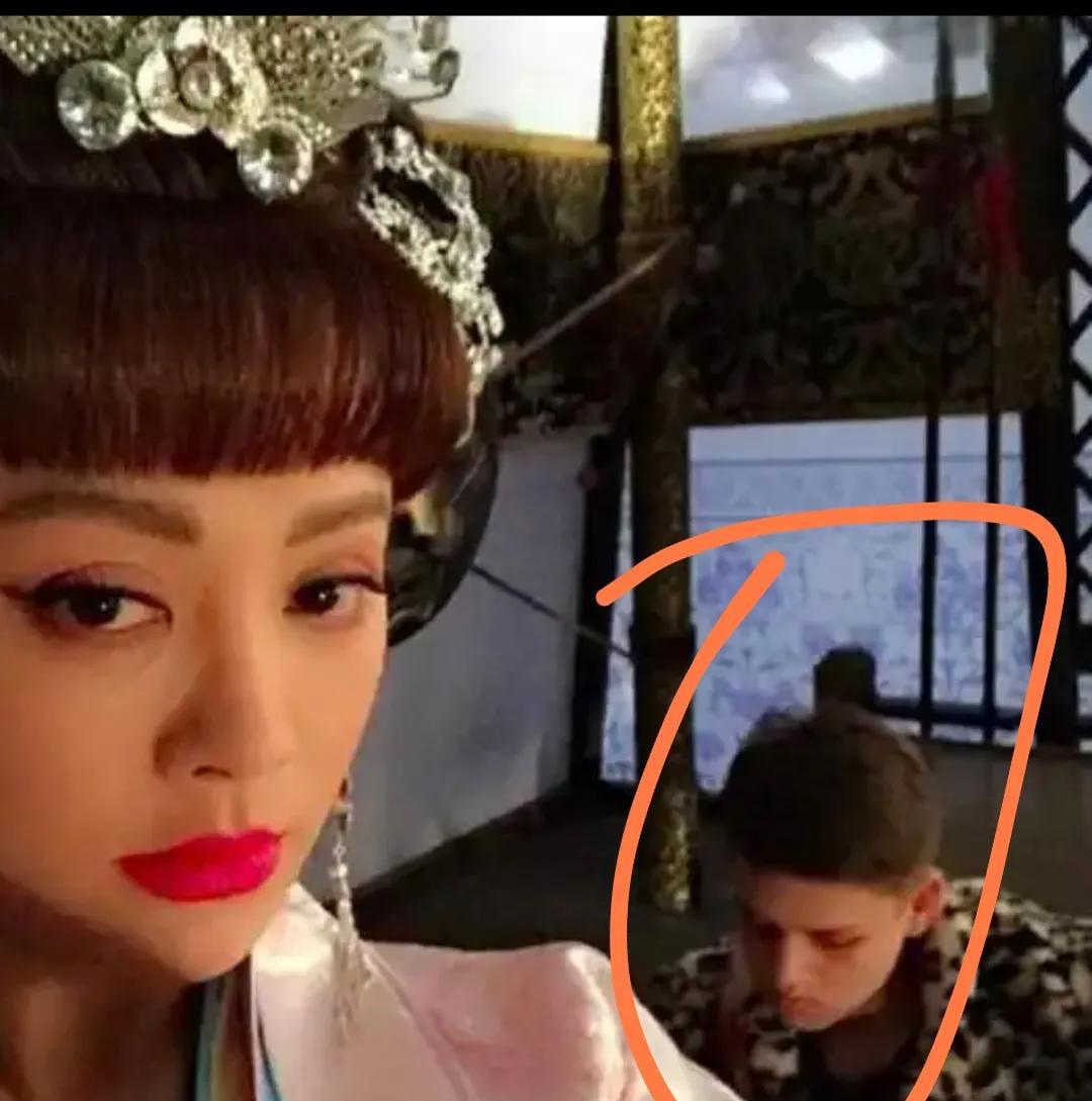宁静隔空喊话“汪峰真的太老了！”
她说了一大串原因，真的给中年妇女上了一课
首先