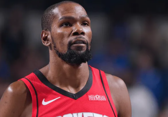 我认为他就是篮球这项运动。当你怀着热爱并渴望变得伟大时，杜兰特就是这方面的典范。