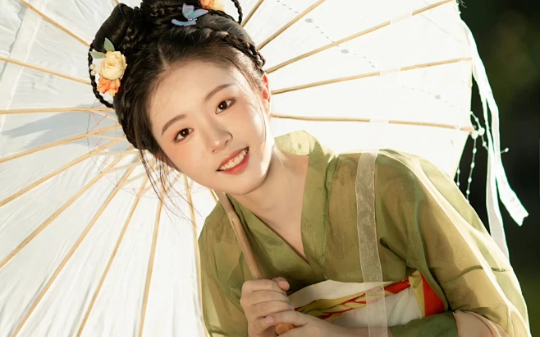 我在路边捡的少年认祖归宗后，杀了我心悦的书生强行掳我进宫